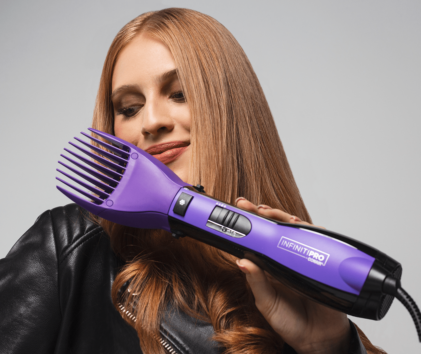 Descubre los secretos para controlar el frizz en el cabello